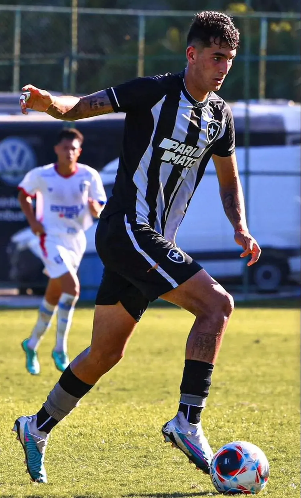 Diego Abreu con su nueva camiseta, la de Botafogo de Brasil
