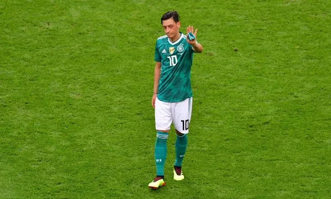 Özil dejó la selección alemana
