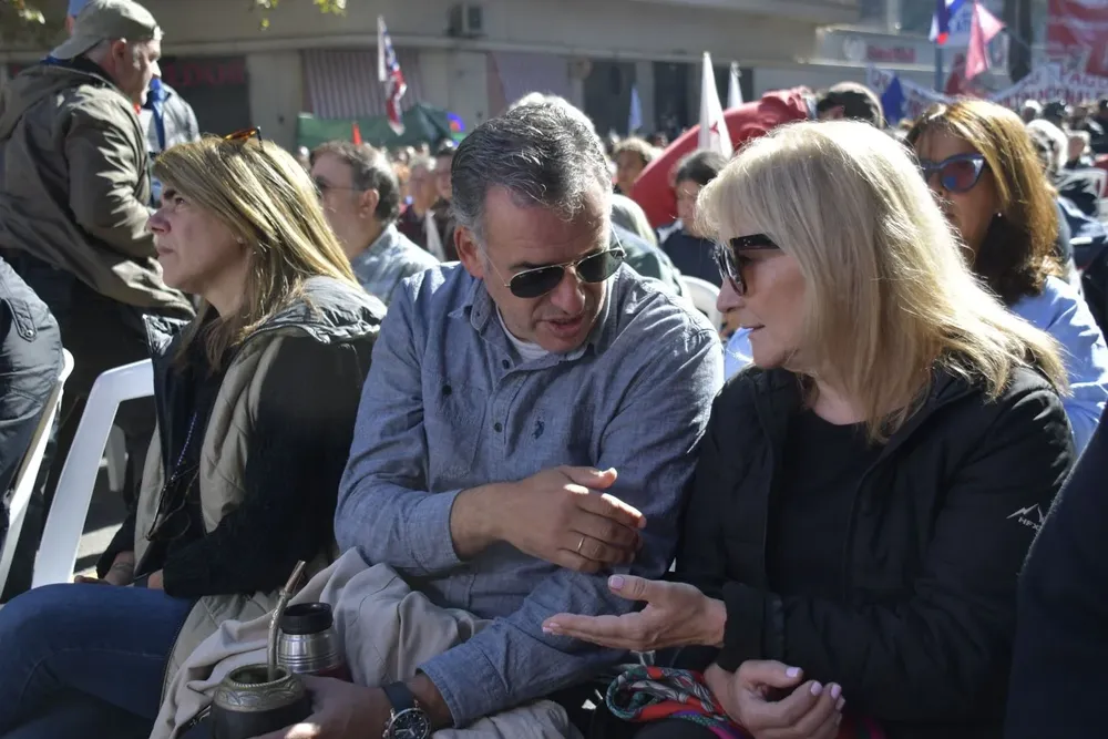 Yamandú Orsi y Carolina Cosse negocian alternarse la presidencia del Congreso de Intendentes