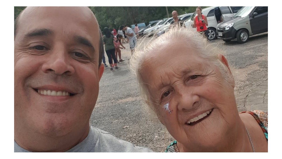 La música tropical de luto: murió el director de El Club de Anita y fue despedido por las figuras del género