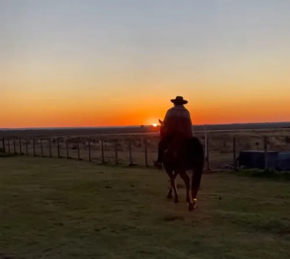 Edinson Cavani de vacaciones en Salto