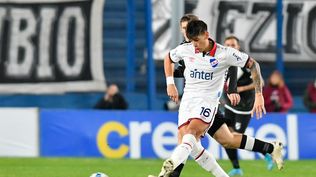 Alexis Castro de Nacional ante Danubio