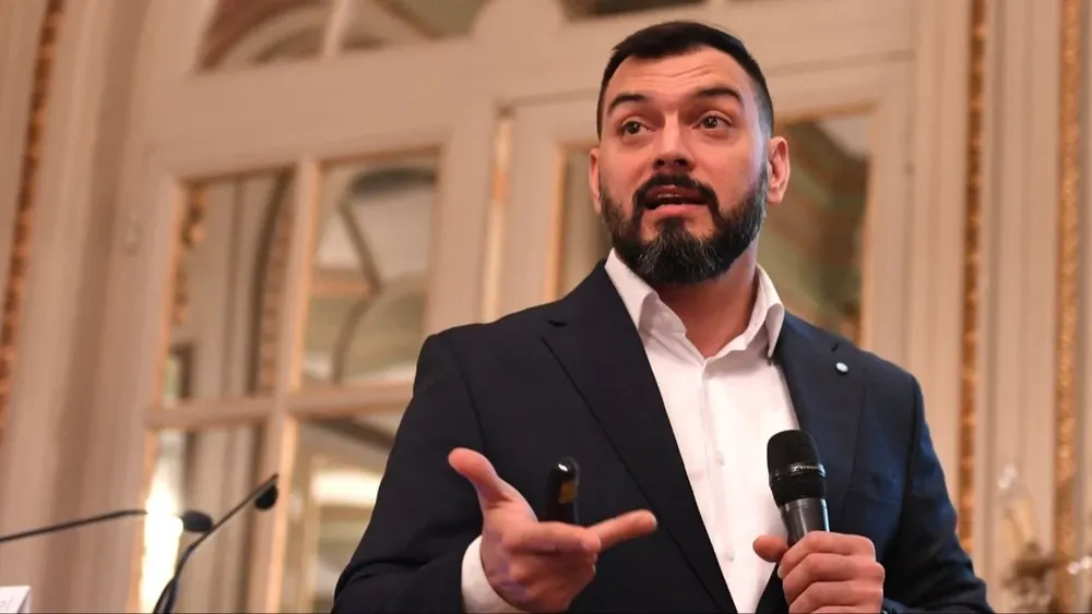 Emanuel Álvarez Agís.