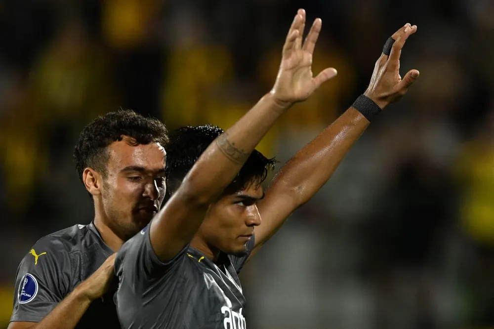 Matías Arezo sigue acaparando elogios