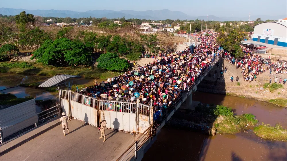 El cierre se inició en el paso Dajabón como represalia por la construcción de un canal en suelo haitiano para desviar aguas del río Masacre.