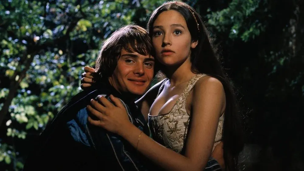 Leonard Whiting y Olivia Hussey tenían 16 y 15 años respectivamente cuando rodaron Romeo y Julieta.