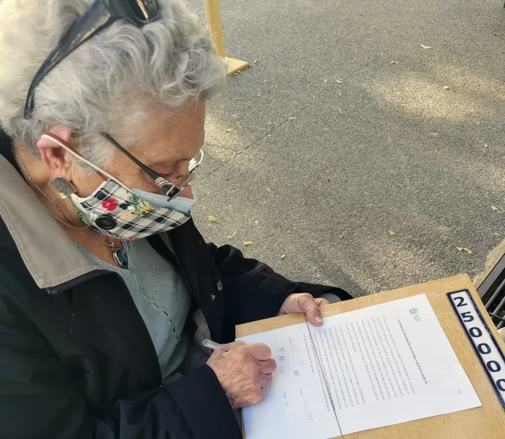 La primera vez que la abuela llenó el consentimiento informado, en el Batallón de Infantería 1.