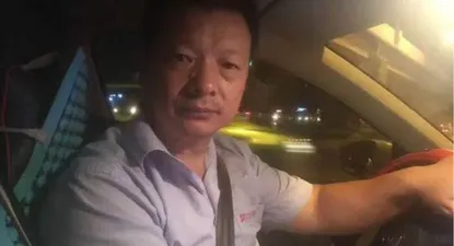 Se hizo taxista para encontrar a su hija desaparecida y la halló 24 años después