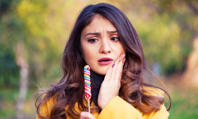 Expertos recomiendan reducir el consumo de azúcar. Y, si lo haces, que sea durante las comidas.