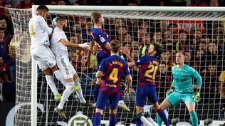 Real Madrid recibe al FC Barcelona este domingo en el Santiago Bernabéu. Real Madrid recibe al FC Barcelona este domingo en el Santiago Bernabéu.