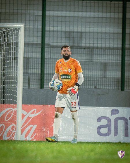 Nicolás Bertochi en el arco de Fénix