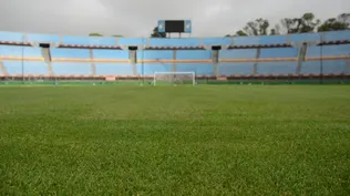 Fútbol con menos guardias de seguridad y venta de entradas en los kioscos