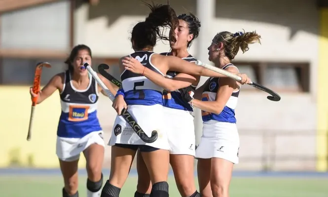 Camila Piazza y el festejo de Carrasco Polo