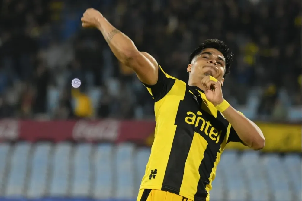 El festejo del gol de Arezo