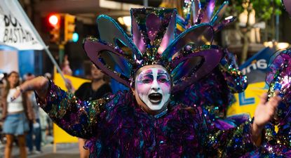 Doña Bastarda en el Desfile Inaugural de Carnaval 2026