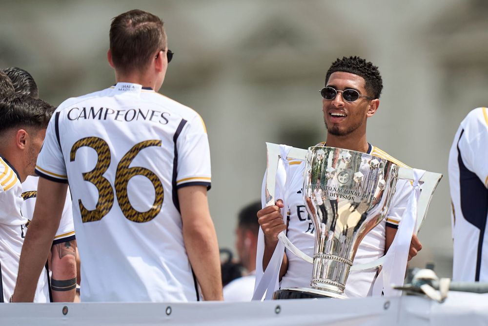 Jude Bellingham celebra su segundo título con el Real Madrid.
