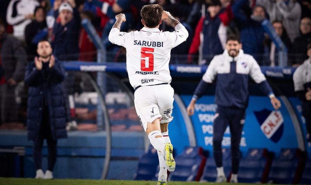 Francisco Calvo celebra su gol para Nacional ante Deportivo Maldonado