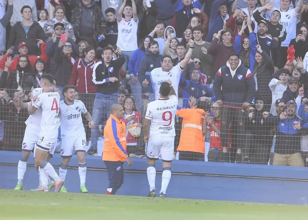 Nacional celebró en su casa un gran triunfo