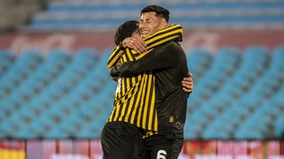 Lucas Ferreira celebra su gol contra Boston River