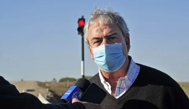 Rotondas, semáforos, peajes  o radares: el dilema del tránsito