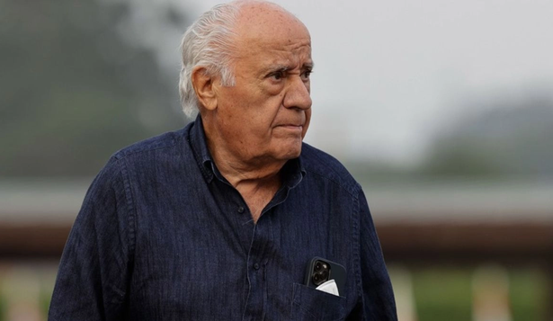 Inditex anunció este jueves que aportará cuatro millones de euros a Cruz Roja y Cáritas, En la foto, Amancio Ortega, ex presidente del grupo textil y de una de sus cadenas más conocidas, Zara.