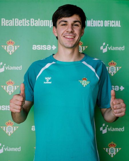 Gonzalo Petit en su primer día en Betis Gonzalo Petit en su primer día en Betis