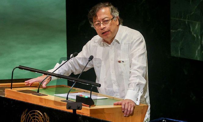 Petro dijo en la Asamblea General de la ONU que EE.UU. lanza "misiles asesinos sobre jóvenes pobres en el Caribe".