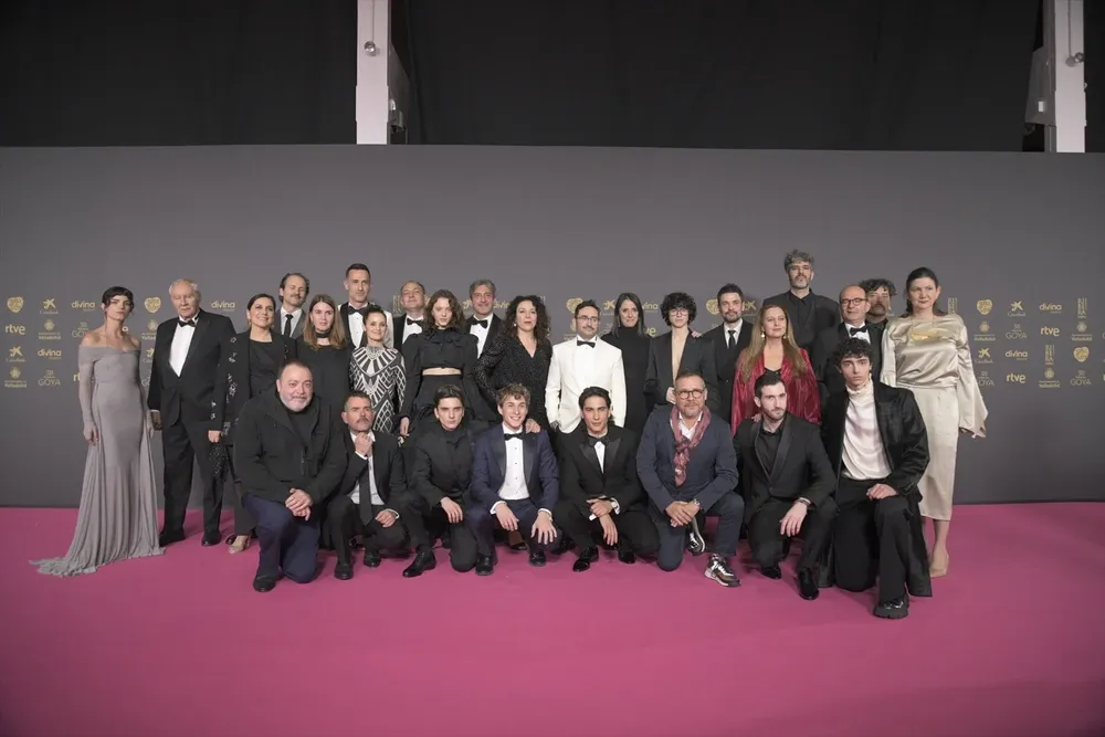 Parte del equipo de La Sociedad de la Nieve , uno de los filmes favoritos en los Goya.