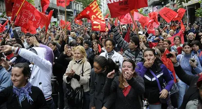 Uruguay negocia en Brasil y Argentina bajo presión obrera