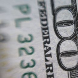 El dólar mayorista bajó a un valor inferior al del último día del cepo cambiario