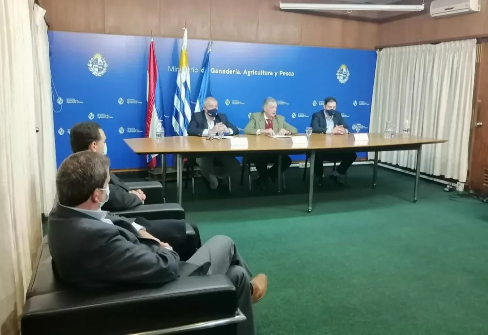 La conferencia consideró medidas preventivas en ambas enfermedades.