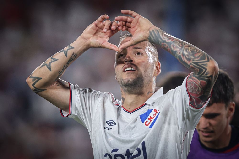 Nicolás López celebra el 3-1 de Nacional ante Tolima por Copa Libertadores