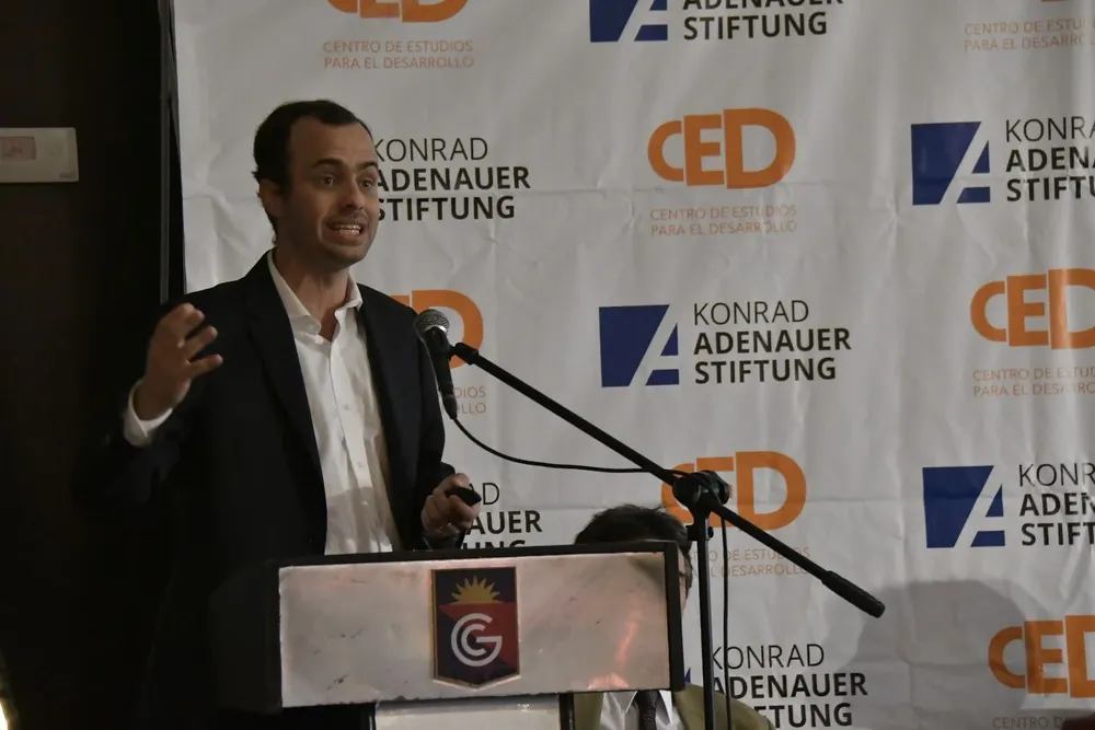 El director del think tank Agustín Iturralde dijo en un evento en el Club de Golf de Punta Carretas que el manejo fiscal fue el principal logro del gobierno.