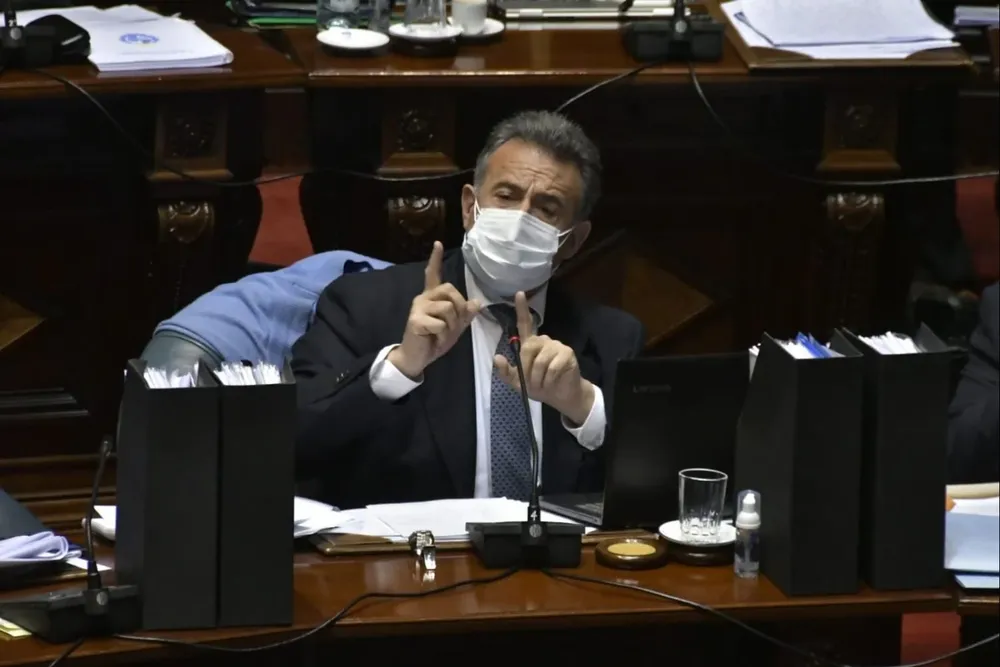 Se trata de la primera interpelación a Salinas en el Parlamento