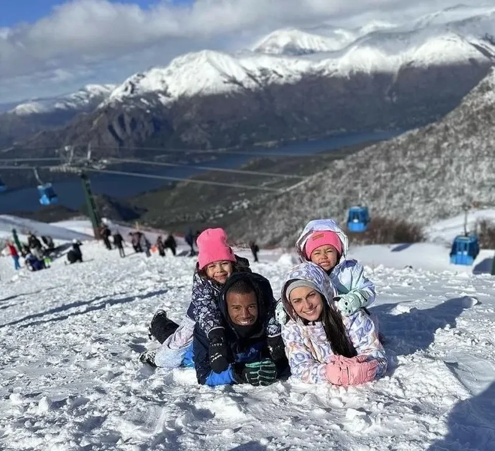 Nicolás De la Cruz y su familia en el sur argentino