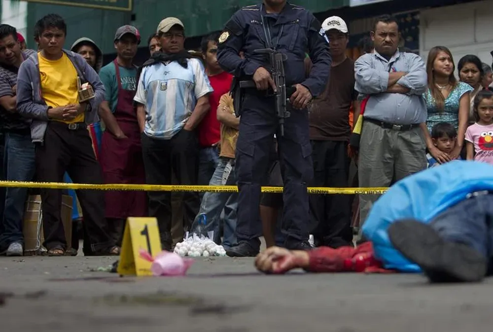 Ola de violencia en Guatemala, un hombre es mutilado en plena calle