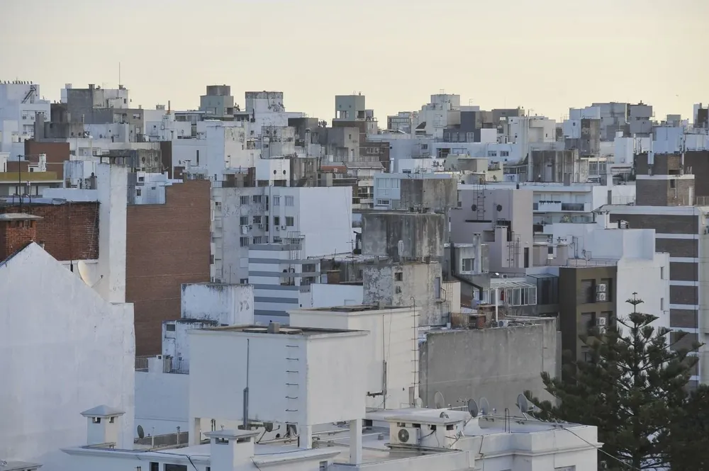 Los principales barrios en los que se desarrollan los monoambientes y apartamentos de una habitación son el Centro, Cordón y La Blanqueada