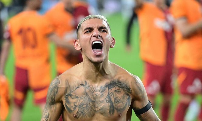 Maravilloso gol de Lucas Torreira en el triunfo clásico de Galatasaray frente a Fenerbahce de José Mourinho