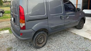 Texeira remata una camioneta Chevrolet S-10 y un furgón Renault Kangoo