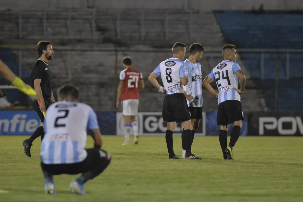 Los jugdores de Cerro ya palpitan el descenso a Segunda división