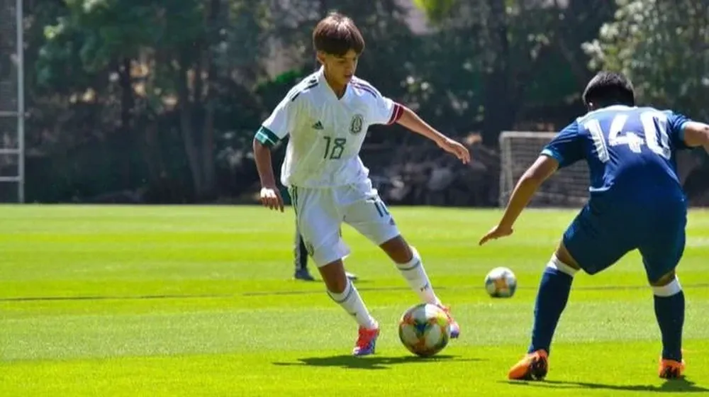 Xavier Biscayzacú con la selección mexicana