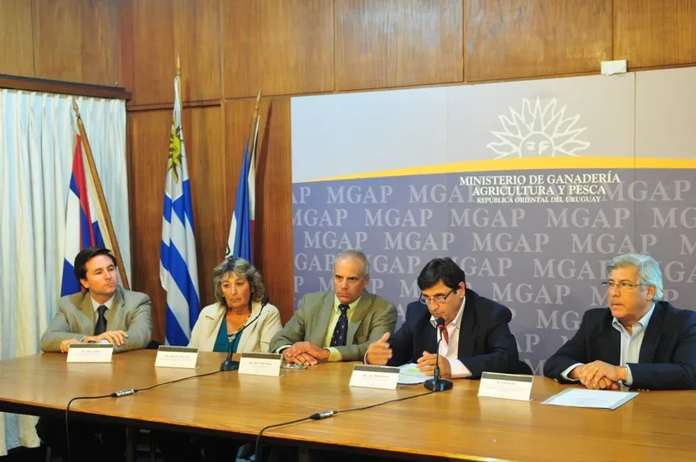 Mora (SPF), Ares (Cosave), Roel (INIA), Soust (MGAP) y Ruz (Procisur)