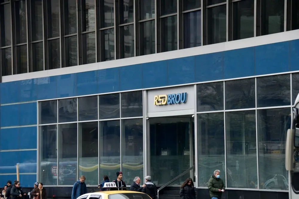 El banco espera solucionar el problema para este martes a la mañana.