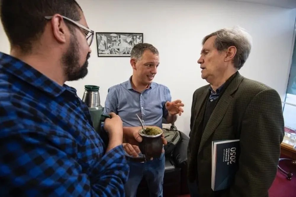 Eric Álvez, Gabriel Quirici y Rodrigo Arocena, integrantes del equipo de educación