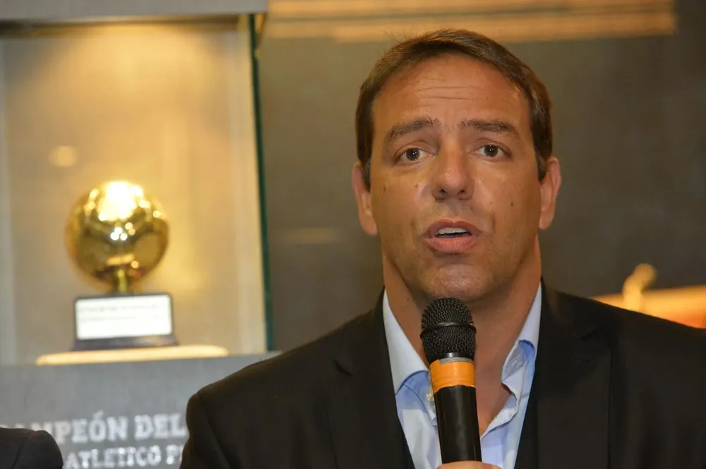 Ruglio habló de la salida de Tealdi de la AUF