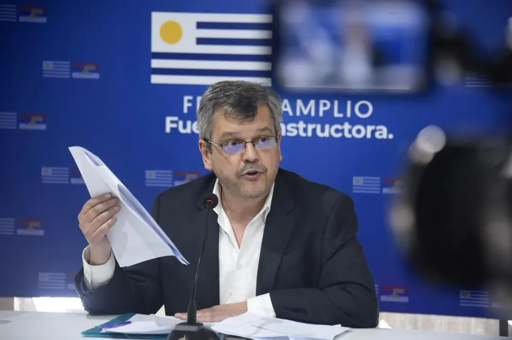 Gustavo Leal fue el representante frenteamplista en la reunión interpartidaria