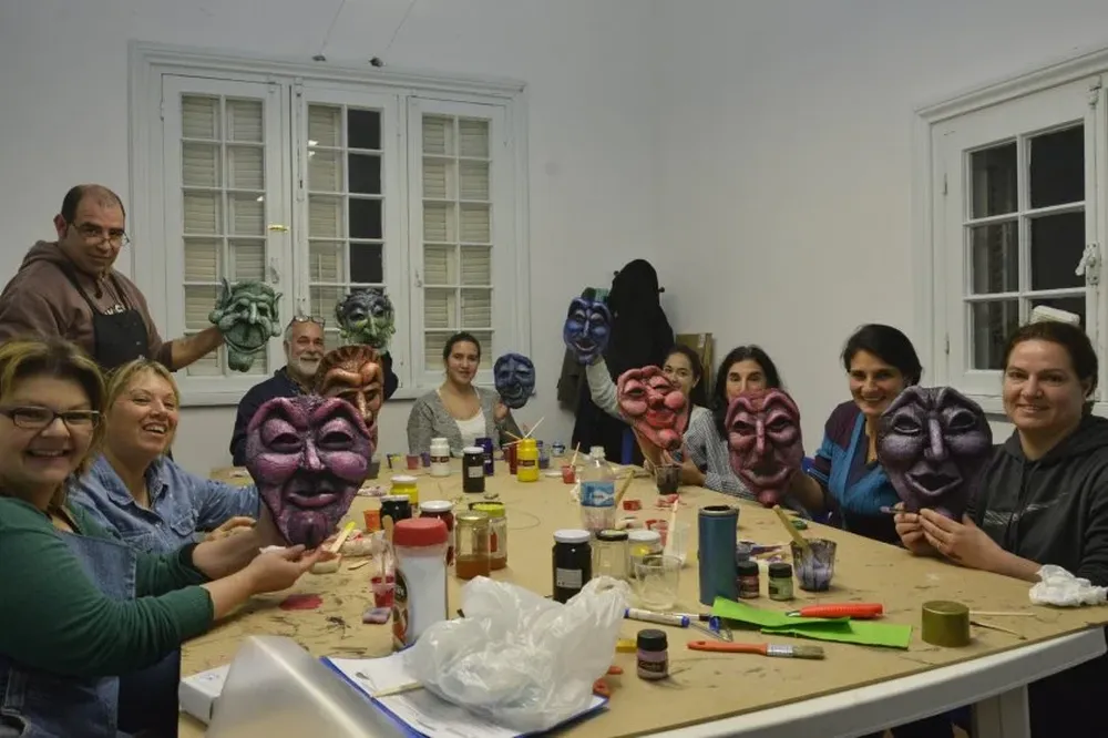 Alumnos en uno de los talleres de la Escuela de Carnaval.
