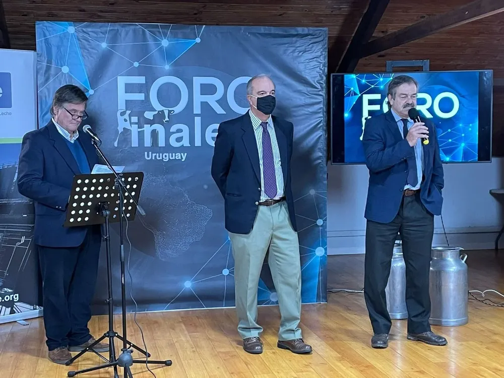 Álvaro Lapido junto al exministro Carlos María Uriarte en el Foro Inale 2021.