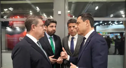 Reunión de los presidentes de Castilla-La Mancha, Emiliano García-Page; Región de Murcia, Fernando López Miras; Comunidad Valenciana, Carlos Mazón, y Andalucía, Juanma Moreno, en Fitur, en Madrid.