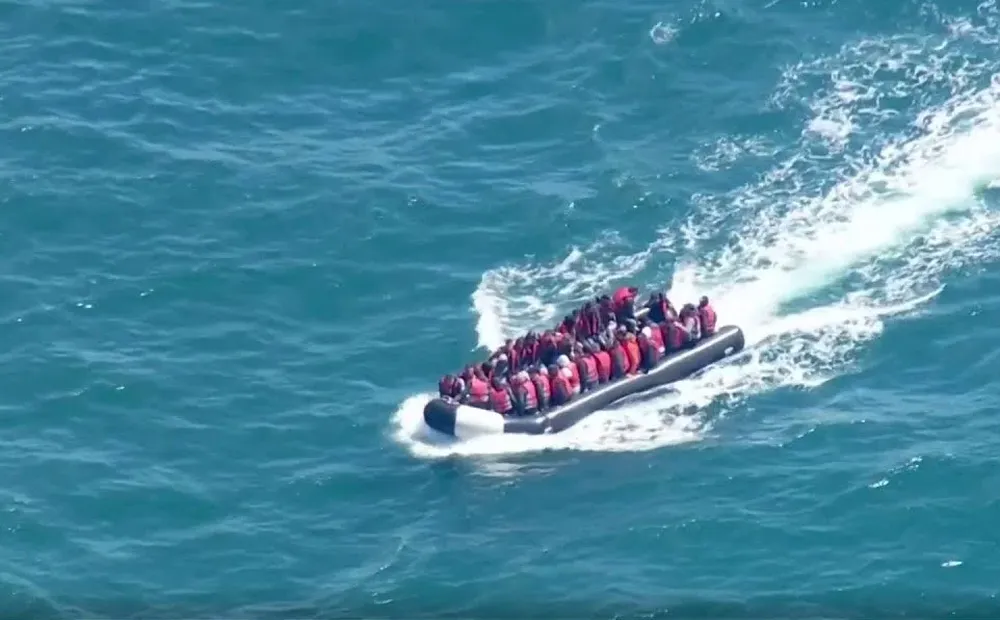 El cruce de migrantes ilegales desde Francia hasta Reino Unido se hacía en botes neumáticos de mala calidad.